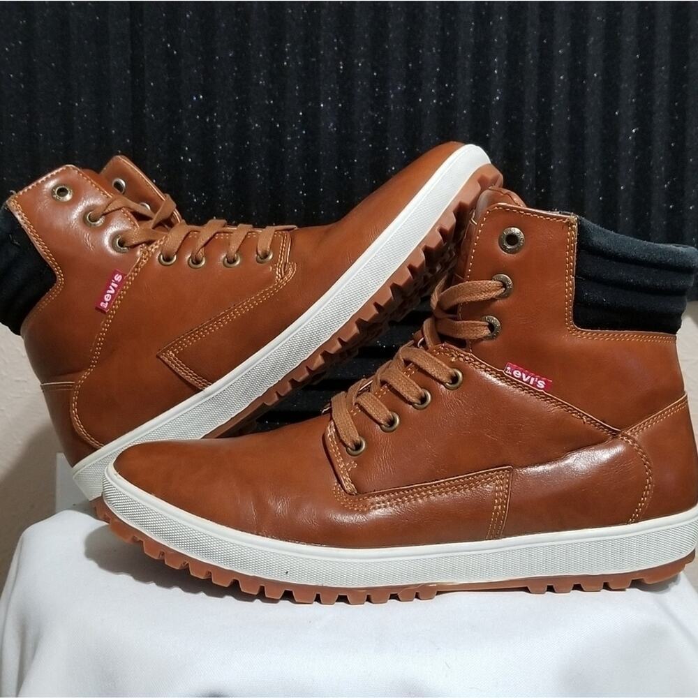 Levi's men's boots